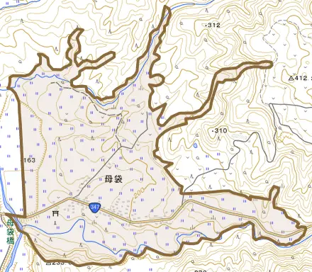 大字母袋とその周辺の地図。町の範囲を重ねている