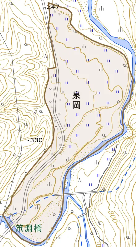 大字泉岡とその周辺の地図。町の範囲を重ねている