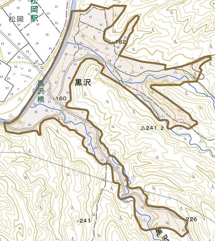 大字黒沢とその周辺の地図。町の範囲を重ねている