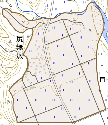 大字尻無沢とその周辺の地図。町の範囲を重ねている