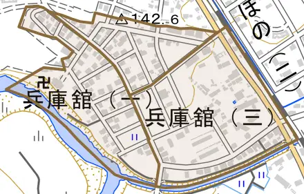 大字兵庫舘とその周辺の地図。町の範囲を重ねている