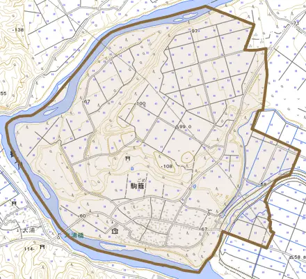 大字駒籠とその周辺の地図。町の範囲を重ねている