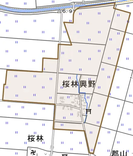 桜林興野とその周辺の地図。町の範囲を重ねている