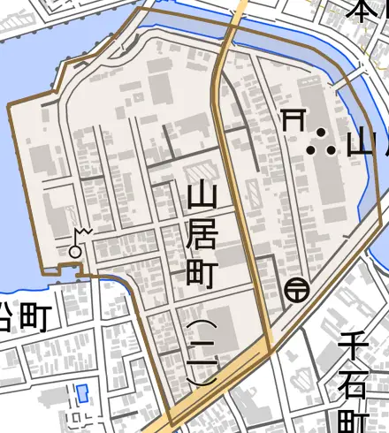 山居町とその周辺の地図。町の範囲を重ねている