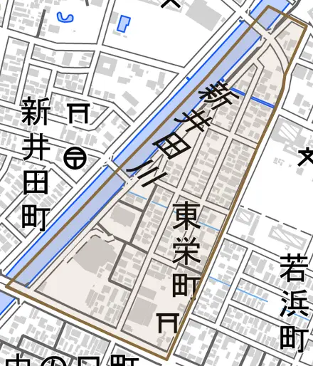 東栄町とその周辺の地図。町の範囲を重ねている