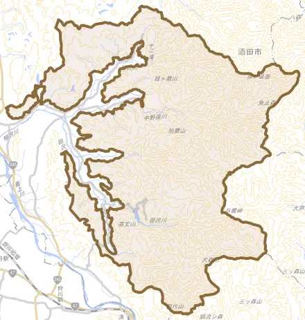 山谷とその周辺の地図。町の範囲を重ねている