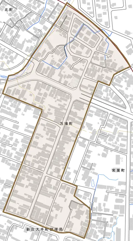 万場町とその周辺の地図。町の範囲を重ねている