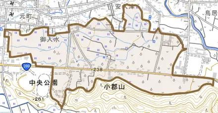 大字小郡山とその周辺の地図。町の範囲を重ねている