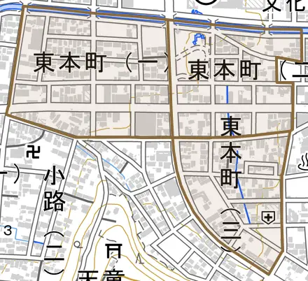 東本町とその周辺の地図。町の範囲を重ねている