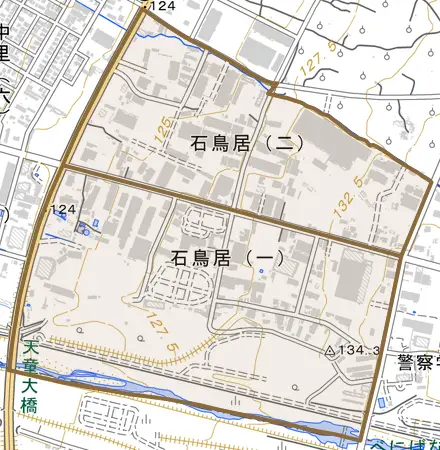 石鳥居とその周辺の地図。町の範囲を重ねている
