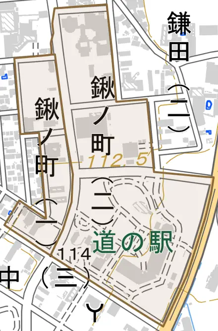 鍬ノ町とその周辺の地図。町の範囲を重ねている