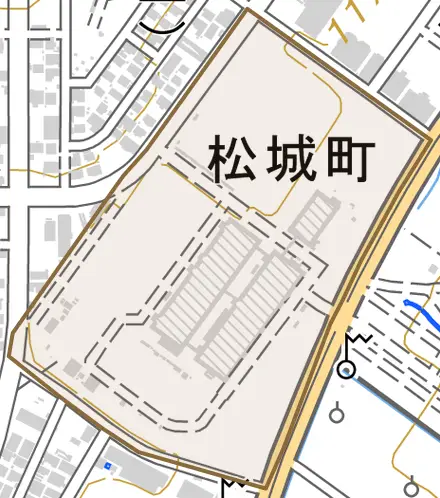 松城町とその周辺の地図。町の範囲を重ねている