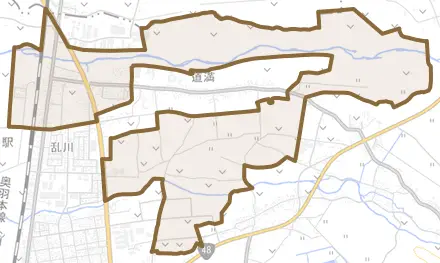 大字乱川とその周辺の地図。町の範囲を重ねている