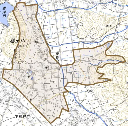 大字奈良沢とその周辺の地図。町の範囲を重ねている