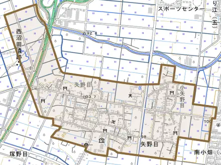 大字矢野目とその周辺の地図。町の範囲を重ねている