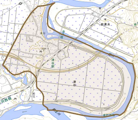 大字津谷とその周辺の地図。町の範囲を重ねている