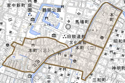 本町とその周辺の地図。町の範囲を重ねている