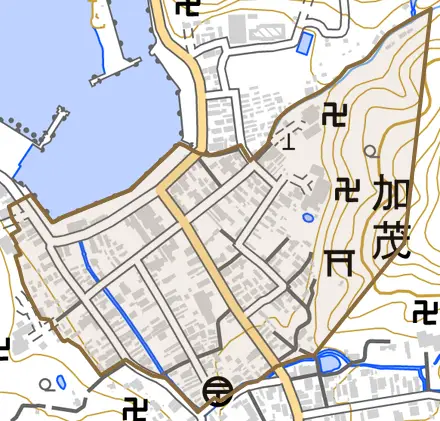 加茂とその周辺の地図。町の範囲を重ねている