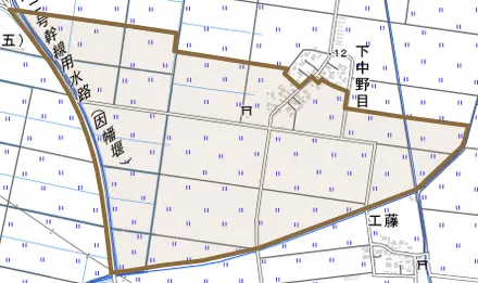 下中野目とその周辺の地図。町の範囲を重ねている