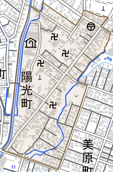 陽光町とその周辺の地図。町の範囲を重ねている