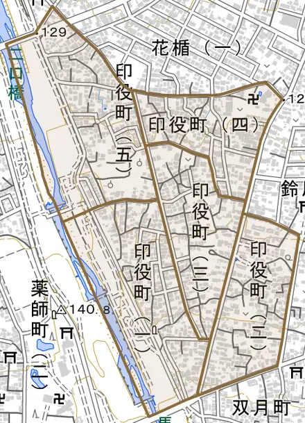 印役町とその周辺の地図。町の範囲を重ねている