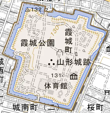 霞城町とその周辺の地図。町の範囲を重ねている