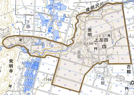 大字上反田とその周辺の地図。町の範囲を重ねている