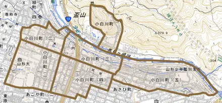 小白川町とその周辺の地図。町の範囲を重ねている