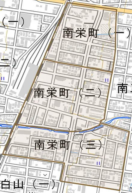 南栄町とその周辺の地図。町の範囲を重ねている