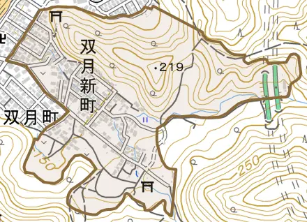 双月新町とその周辺の地図。町の範囲を重ねている
