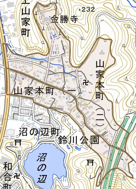 山家本町とその周辺の地図。町の範囲を重ねている
