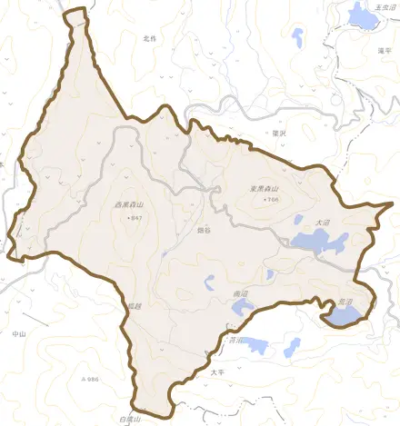 大字畑谷とその周辺の地図。町の範囲を重ねている