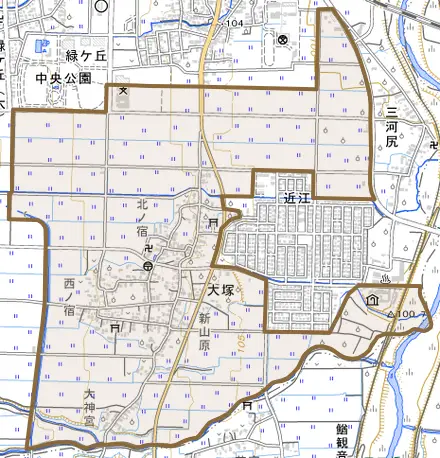 大字大塚とその周辺の地図。町の範囲を重ねている