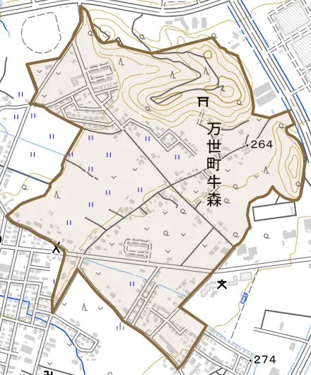 万世町牛森とその周辺の地図。町の範囲を重ねている