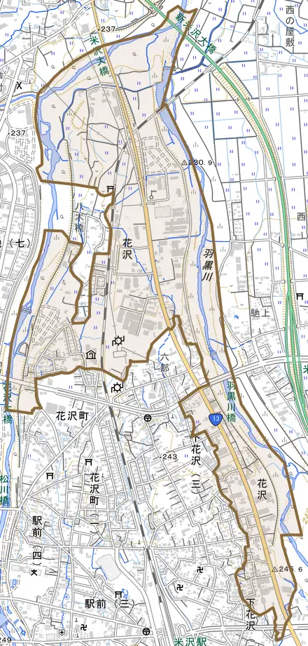 大字花沢とその周辺の地図。町の範囲を重ねている