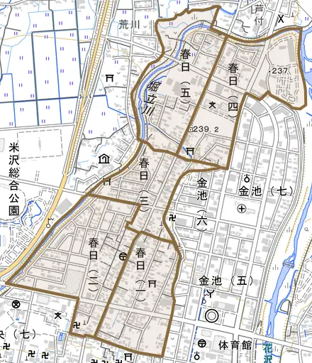 春日とその周辺の地図。町の範囲を重ねている
