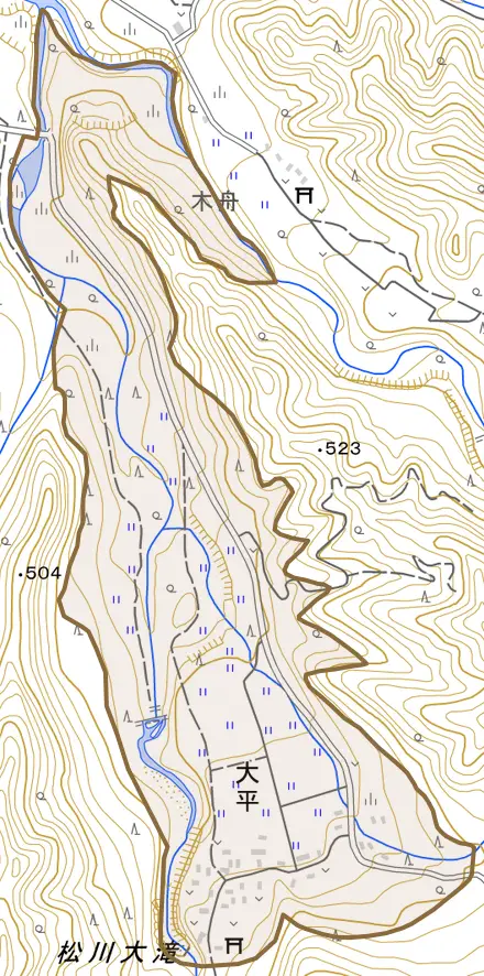 大字大平とその周辺の地図。町の範囲を重ねている