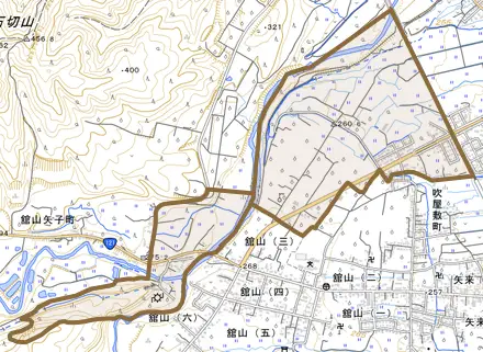 大字舘山とその周辺の地図。町の範囲を重ねている