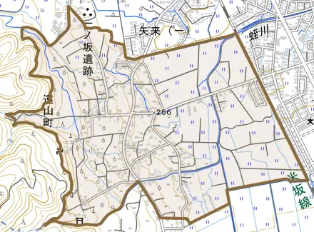 遠山町とその周辺の地図。町の範囲を重ねている