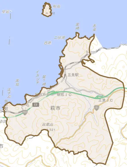 三見とその周辺の地図。町の範囲を重ねている