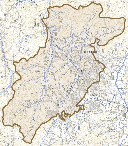 大字岩田とその周辺の地図。町の範囲を重ねている