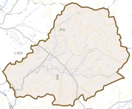 大字束荷とその周辺の地図。町の範囲を重ねている