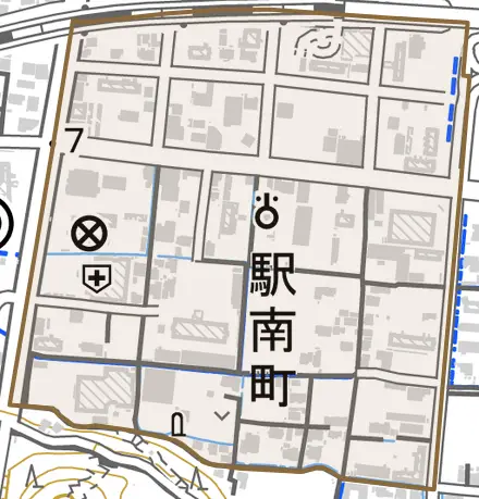 駅南町とその周辺の地図。町の範囲を重ねている