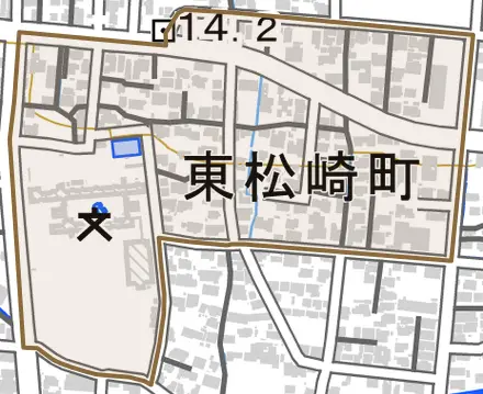 東松崎町とその周辺の地図。町の範囲を重ねている