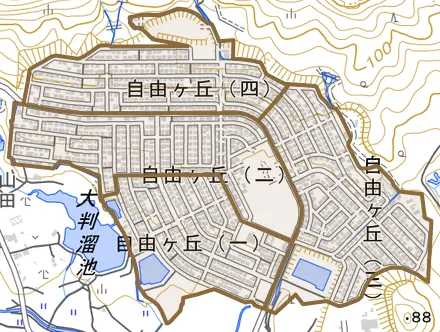 自由ケ丘とその周辺の地図。町の範囲を重ねている
