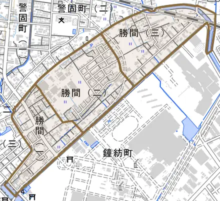 勝間とその周辺の地図。町の範囲を重ねている