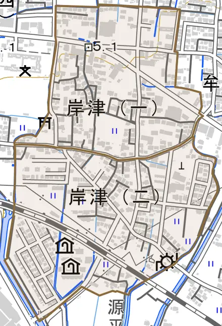 岸津とその周辺の地図。町の範囲を重ねている