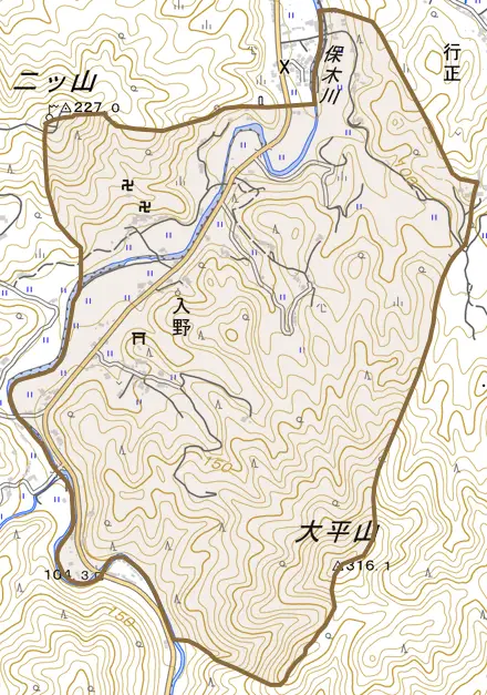 入野とその周辺の地図。町の範囲を重ねている