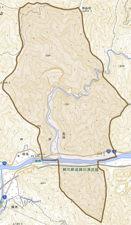 瓦谷とその周辺の地図。町の範囲を重ねている