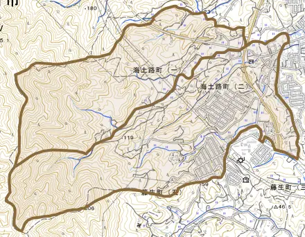 海土路町とその周辺の地図。町の範囲を重ねている